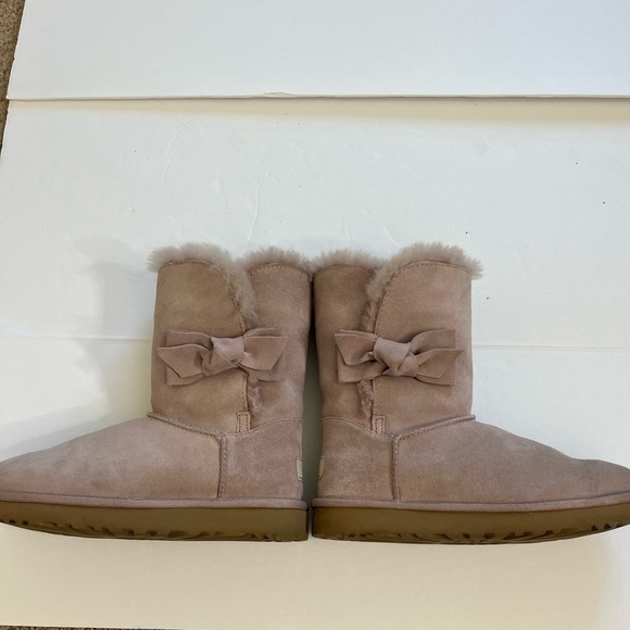 Ugg Daelynn Boot Grayish Purple Size 7 Lateral Bows - Picture 3 of 10